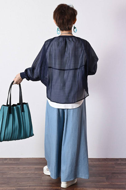 空気のような軽やかさ！シアーギャザー ジップアップブルゾン