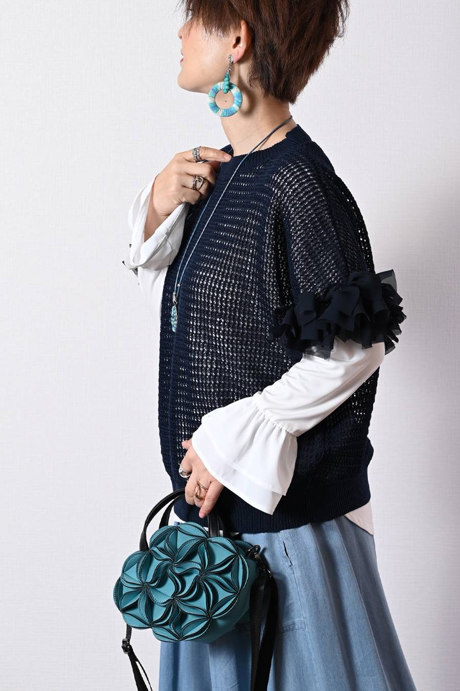 袖フリルストレッチカットソー＋袖シフォンリボンメッシュニットプルオーバー2点セットコーデ