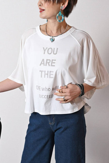 汗染み対策にも！シアー切替 ロゴプリント・ドルマンプルオーバー