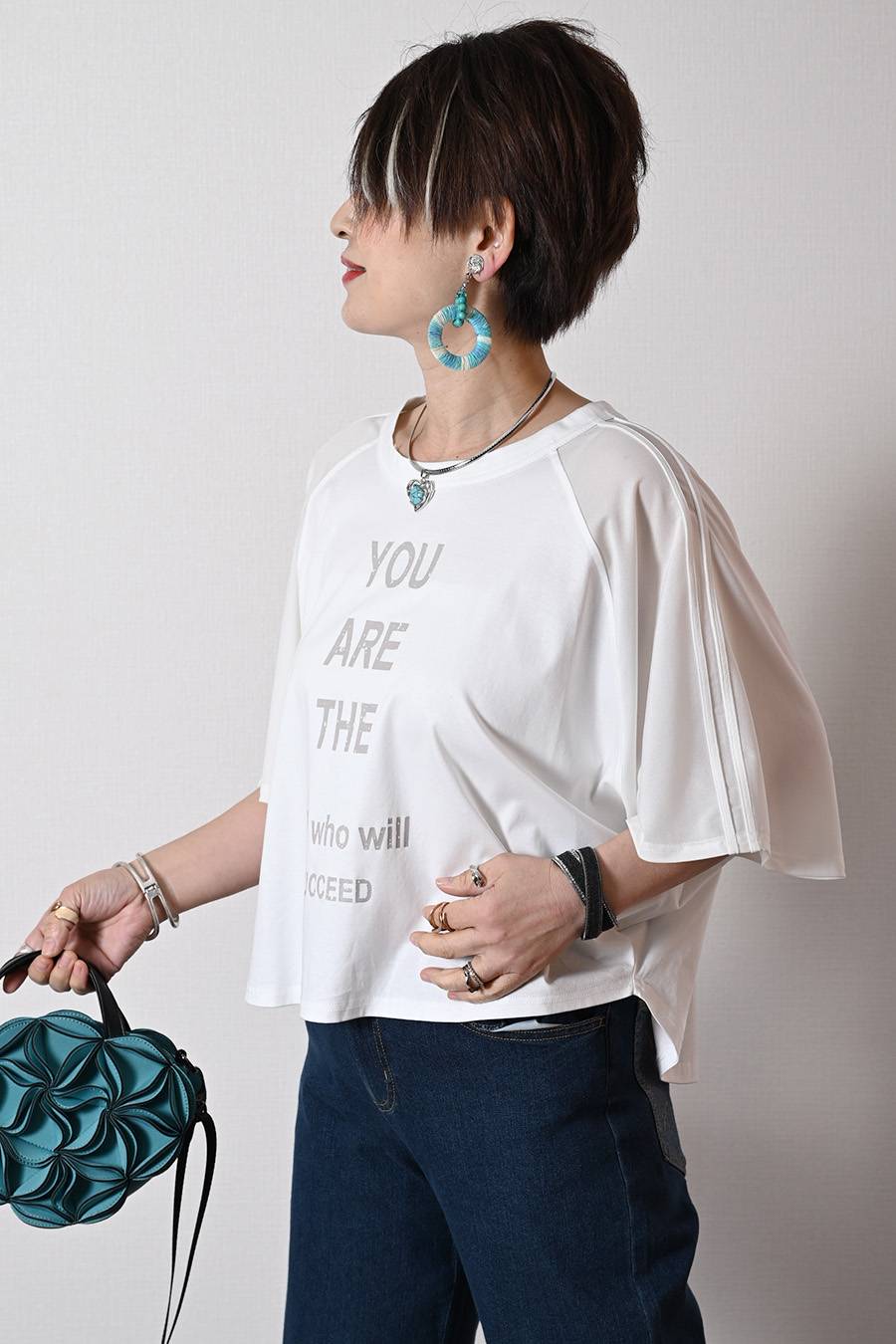 汗染み対策にも！シアー切替 ロゴプリント・ドルマンプルオーバー