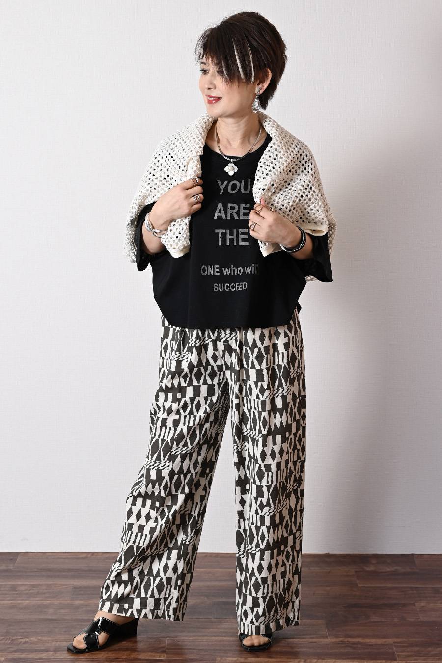 汗染み対策にも！シアー切替 ロゴプリント・ドルマンプルオーバー