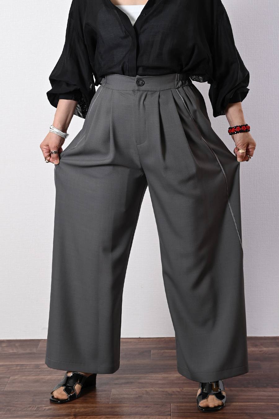 レイヤード風デザイントップス+大人のための脚長ワイドパンツ２点セットアップ