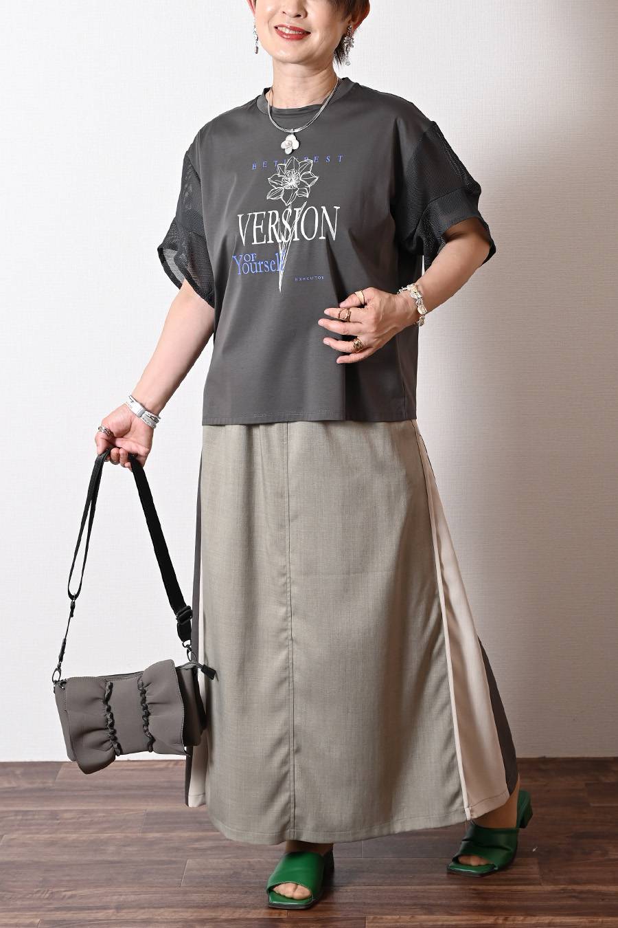 洗練された艶と清涼感！シルケットコットン メッシュスリーブ グラフィックTシャツ