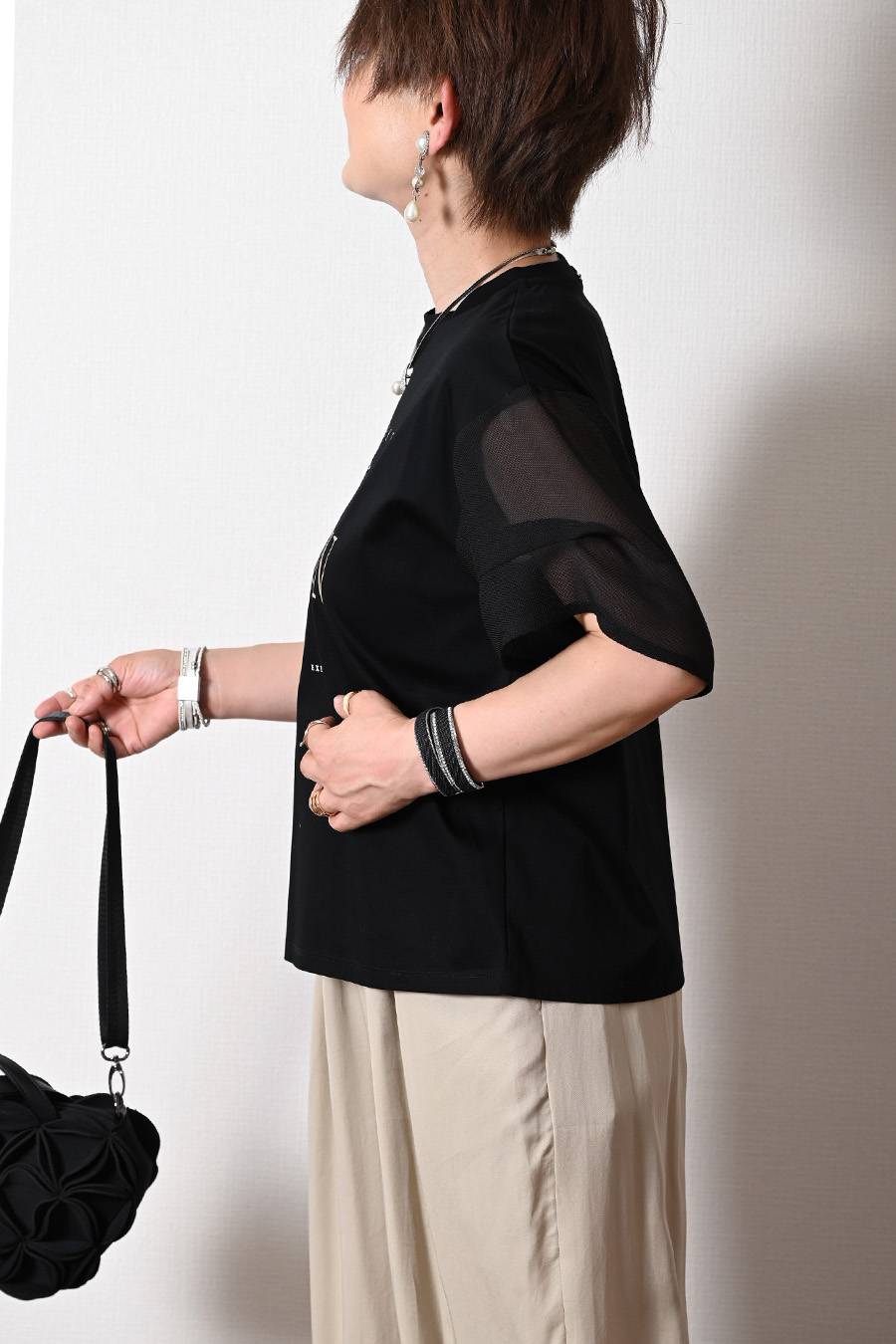 洗練された艶と清涼感！シルケットコットン メッシュスリーブ グラフィックTシャツ
