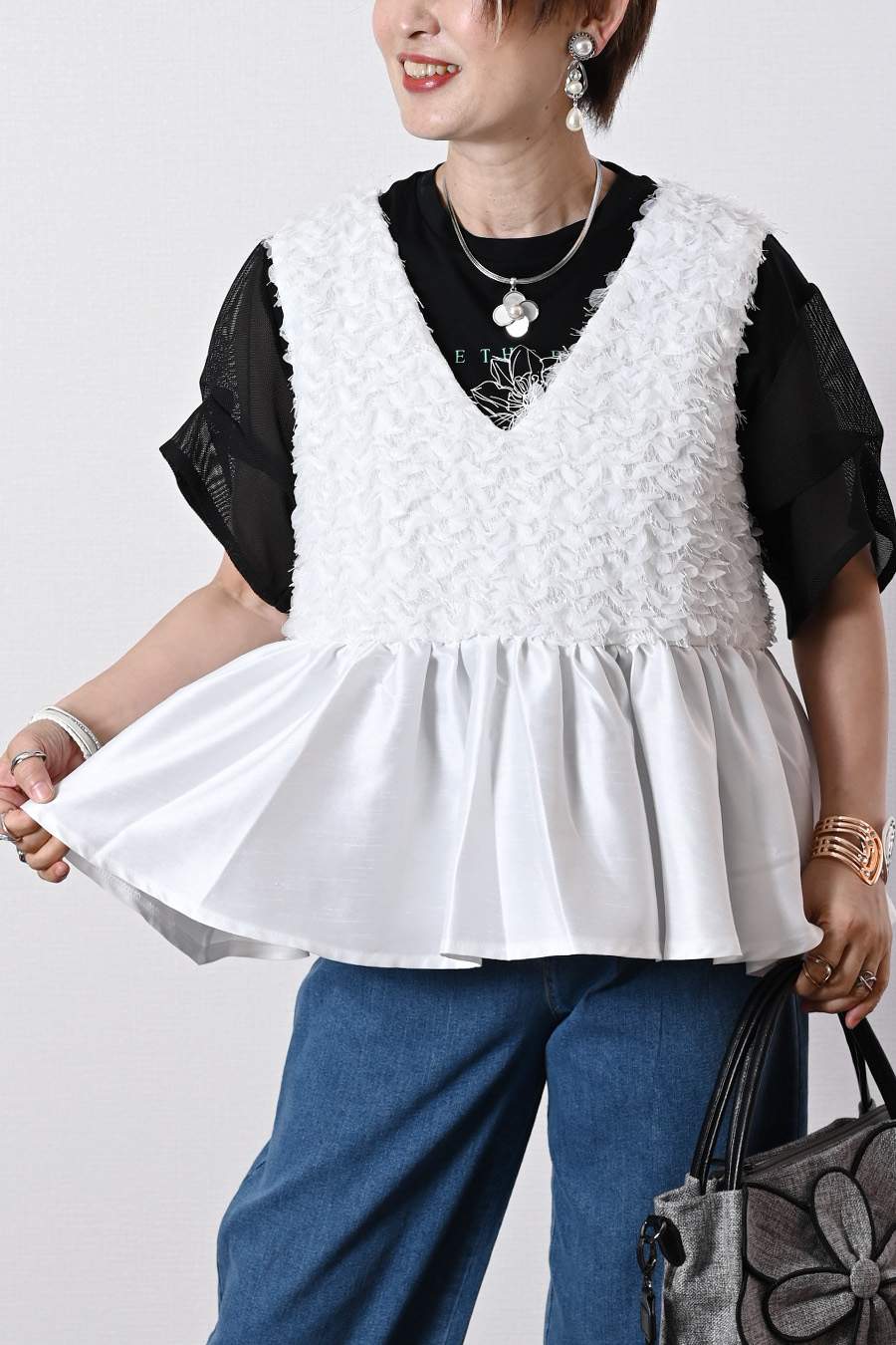 立体フリルペプラムベスト+メッシュスリーブ グラフィックTシャツ２点セットコーデ