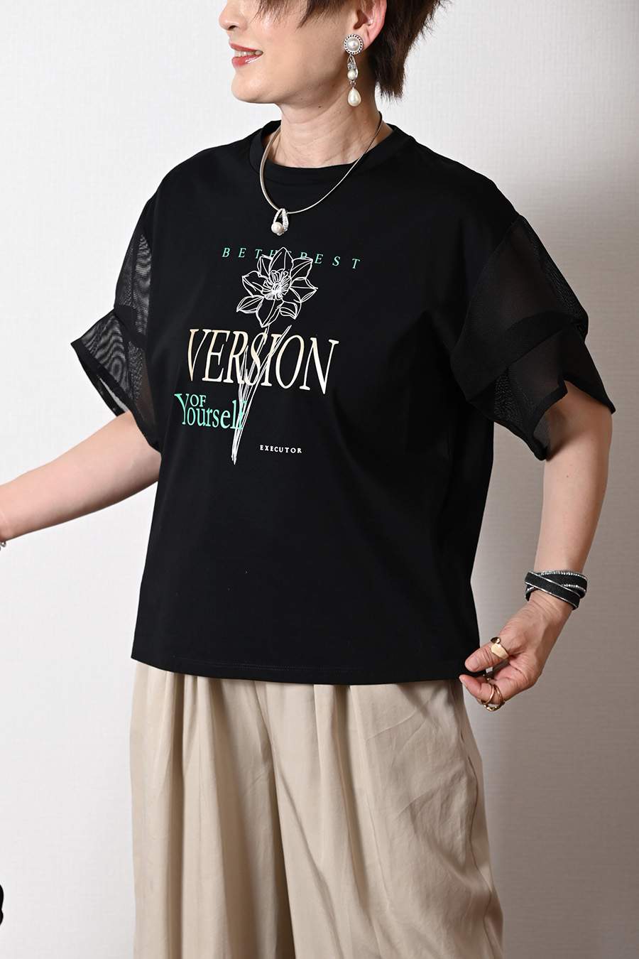 立体フリルペプラムベスト+メッシュスリーブ グラフィックTシャツ２点セットコーデ