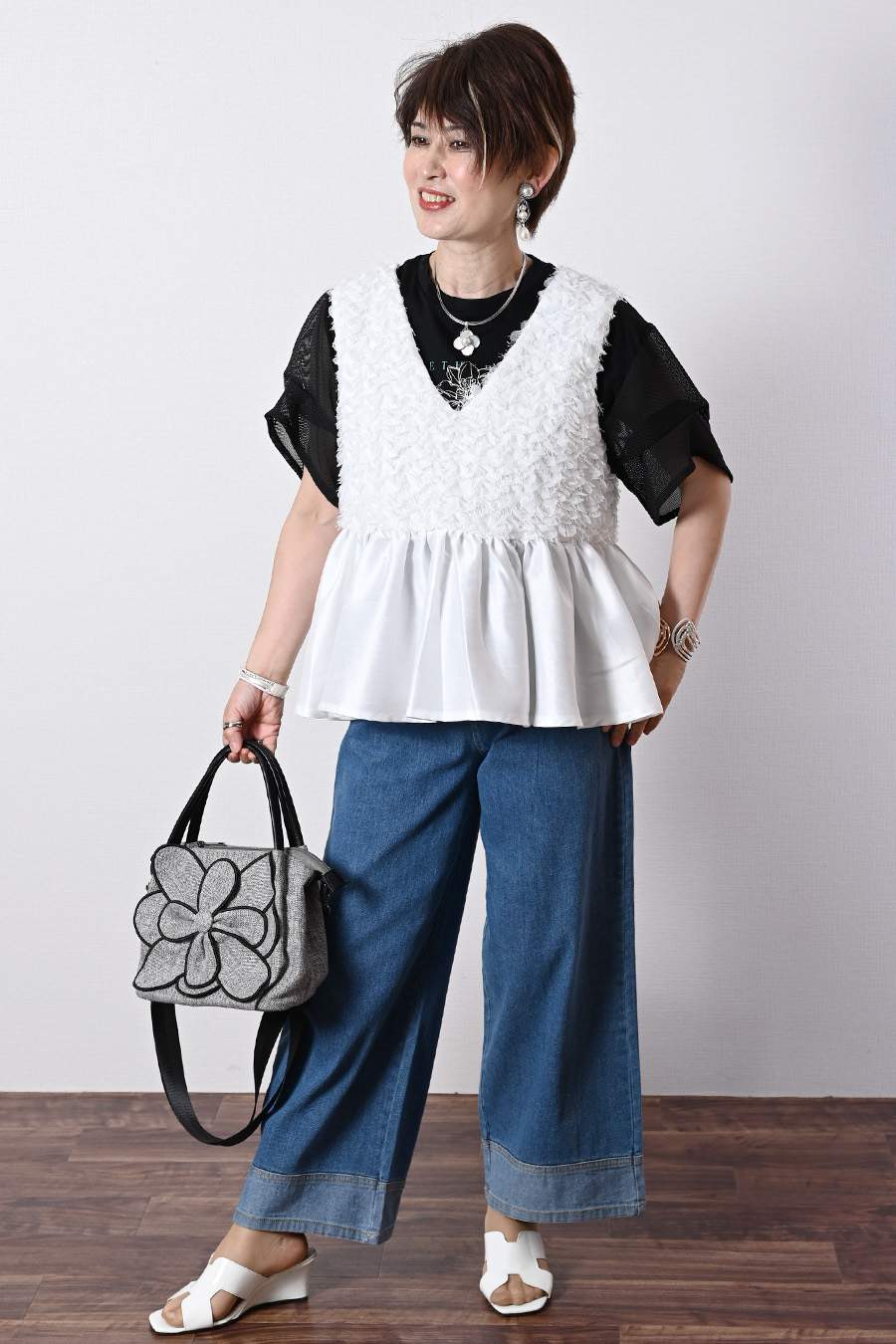 立体フリルペプラムベスト+メッシュスリーブ グラフィックTシャツ２点セットコーデ