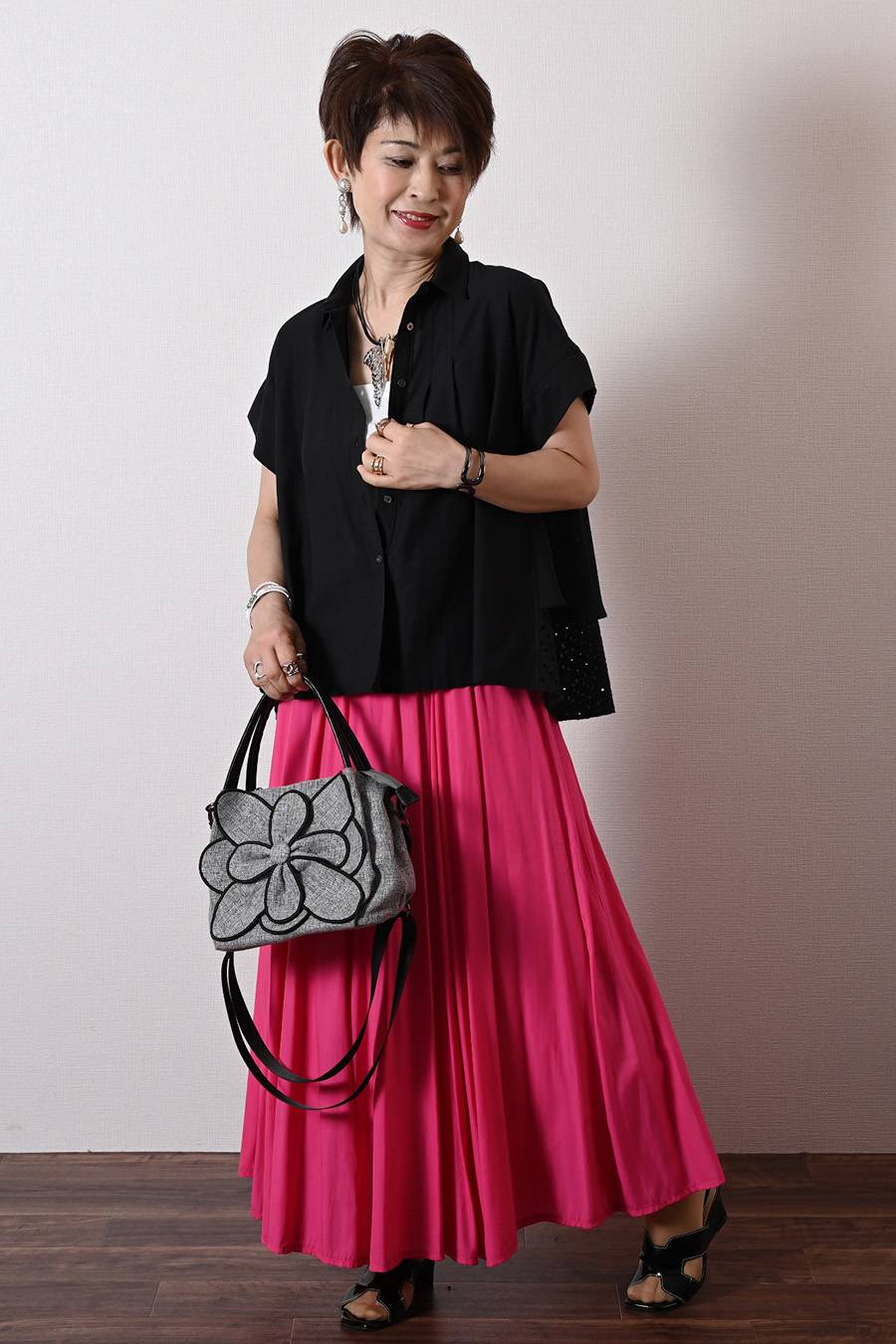 バックシャンな美学！バックレイヤードレースシアーブラウス