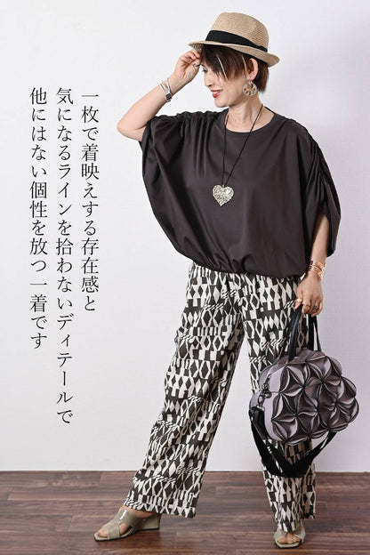 ふんわりゆったりシルエット！ギャザーデザイントップス
