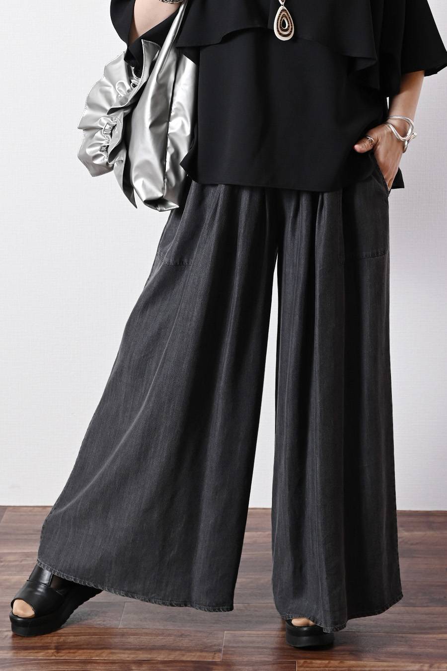 脚長高身長さん向けウエストゴム タックワイドデニムパンツ