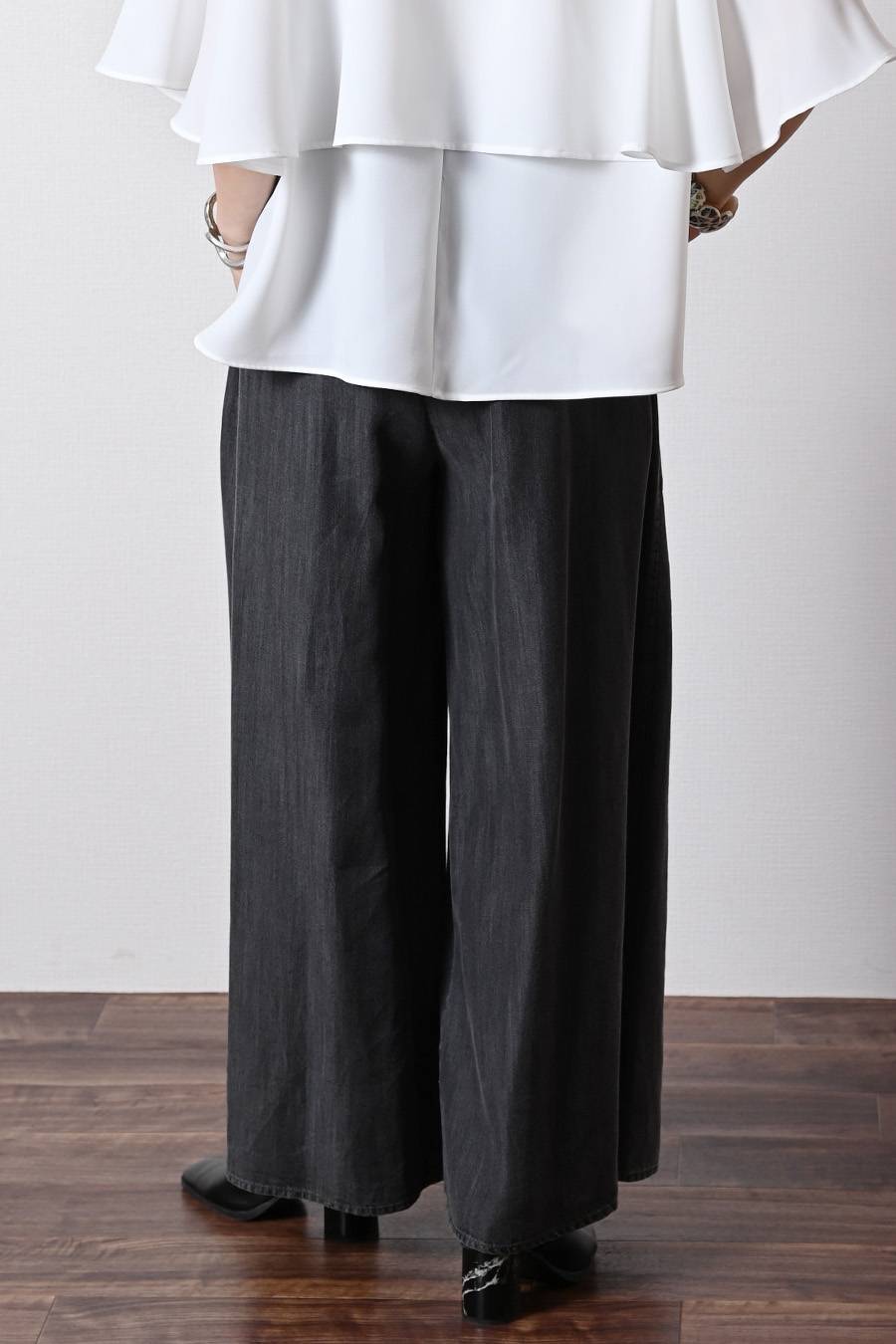 脚長高身長さん向けウエストゴム タックワイドデニムパンツ