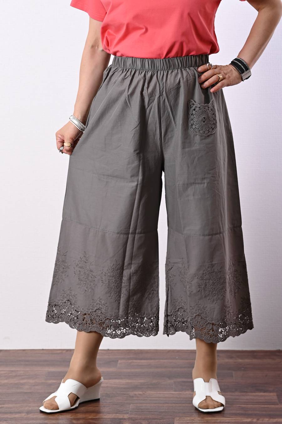 繊細刺繍で魅せる！大人の超軽薄コットンリラクシーペチパンツ