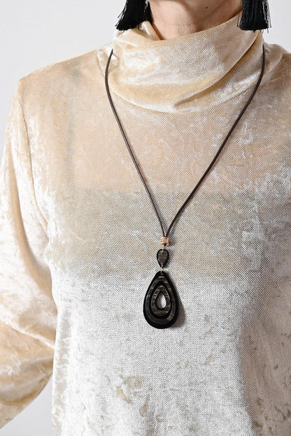 ティアドロップ型 樹脂コンビネックレス