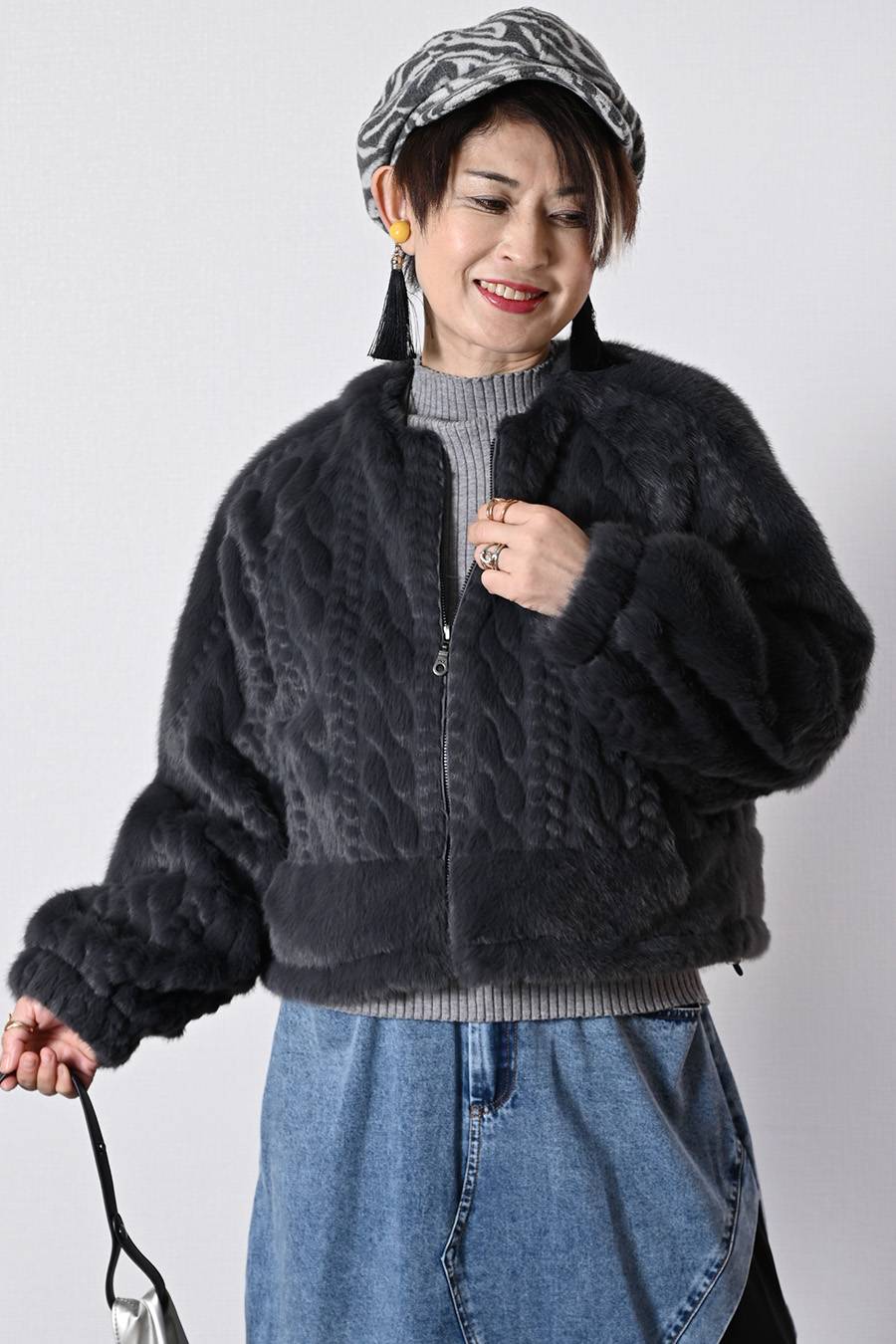 【Special Offer 40%OFF】柔らかな風合いにうっとり！ケーブル柄ラウンドネックファージャケット