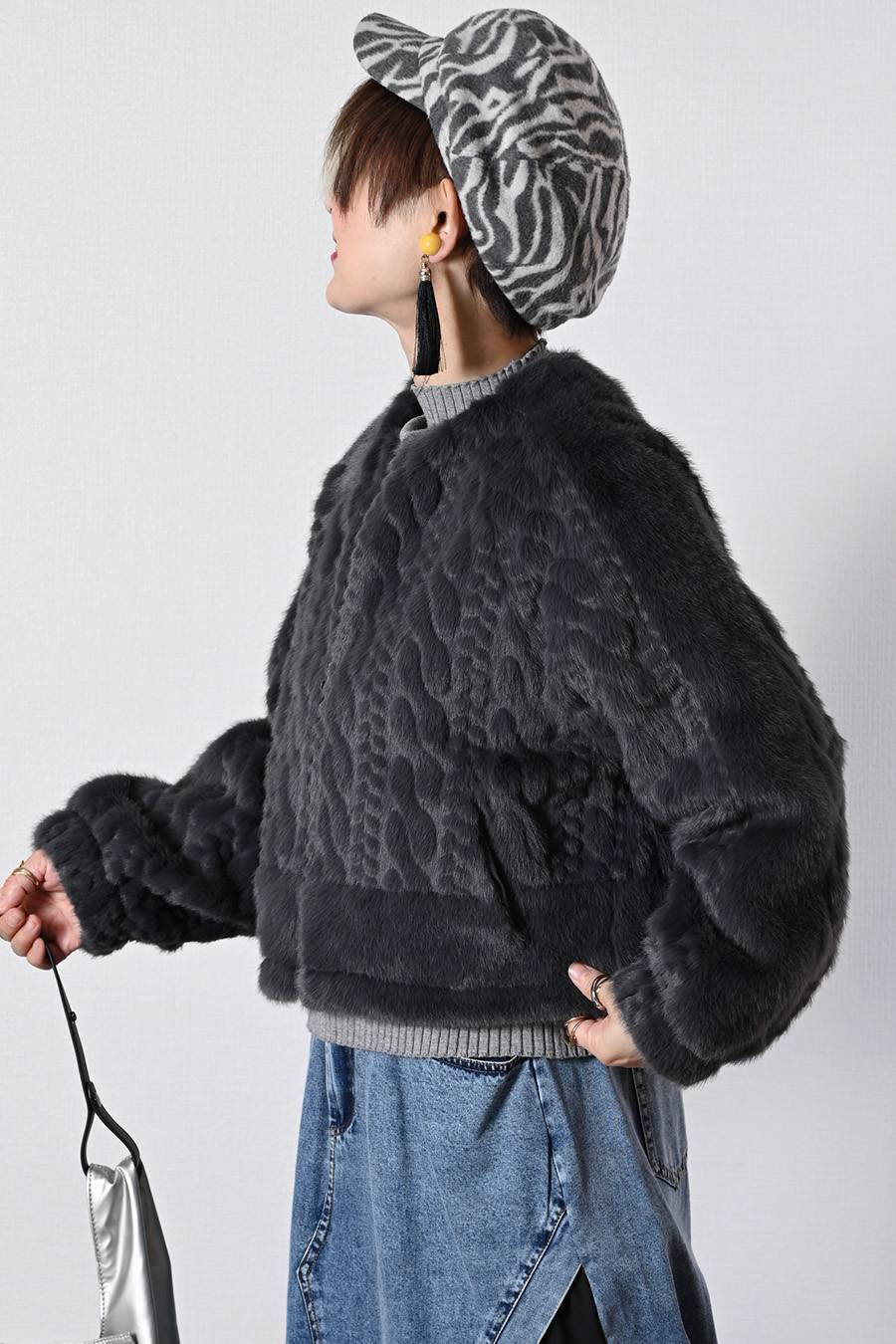 【Special Offer 40%OFF】柔らかな風合いにうっとり！ケーブル柄ラウンドネックファージャケット