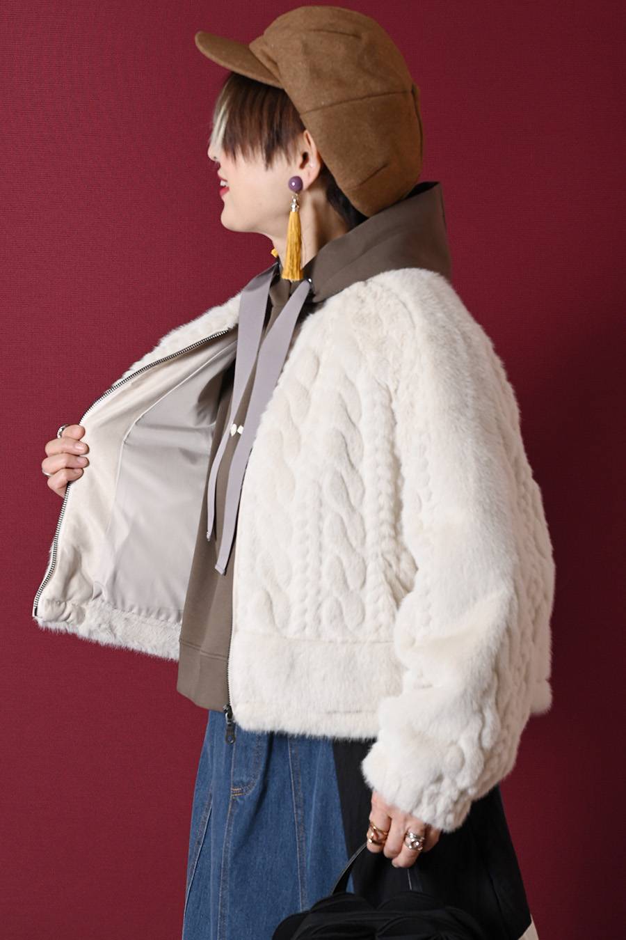 【Special Offer 40%OFF】柔らかな風合いにうっとり！ケーブル柄ラウンドネックファージャケット