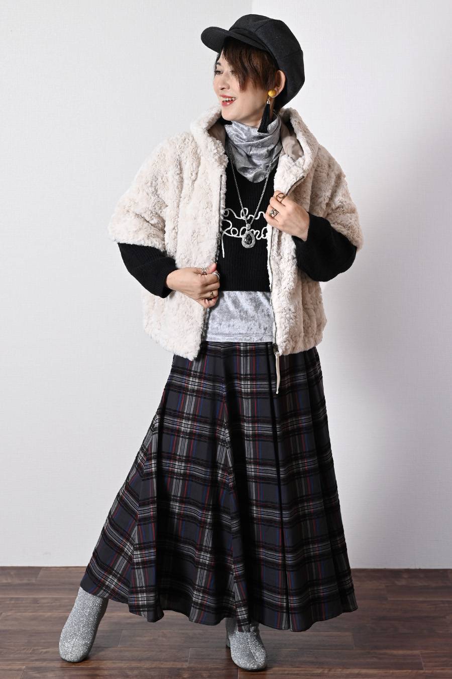 クラッシュファーフーデッド５分袖ジャケット