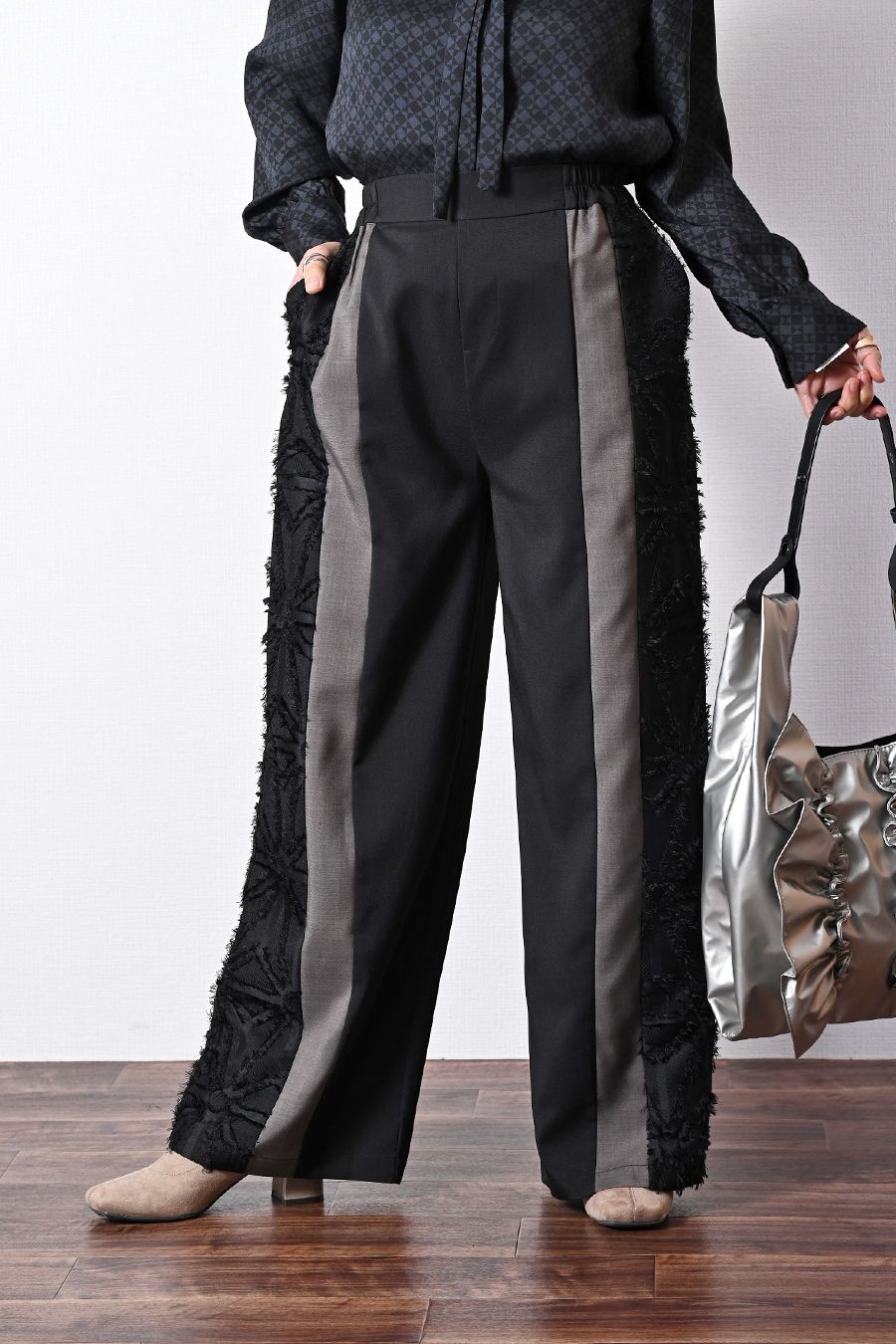 脚長さんにも！3素材切り替えセミワイドパンツ