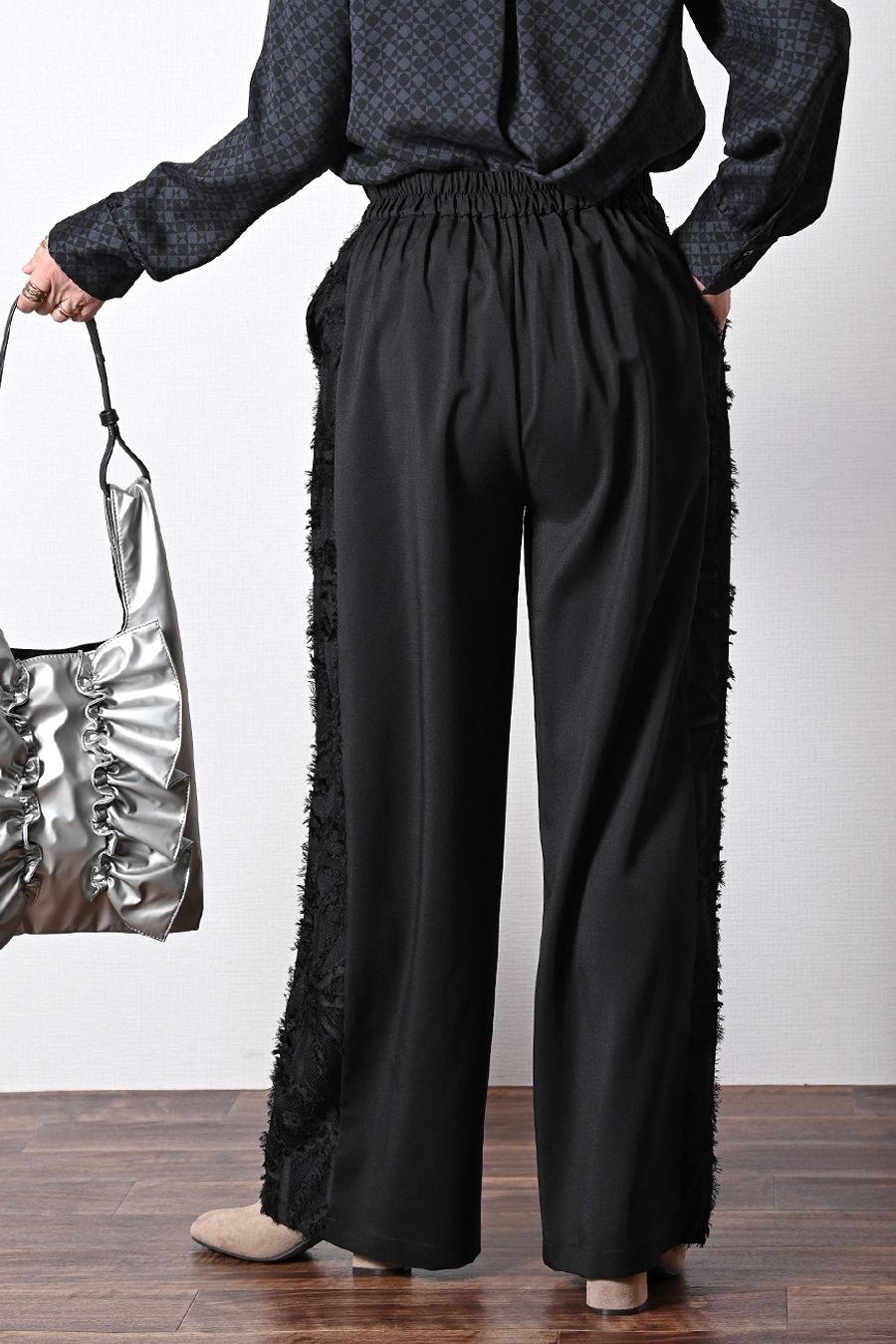 脚長さんにも！3素材切り替えセミワイドパンツ