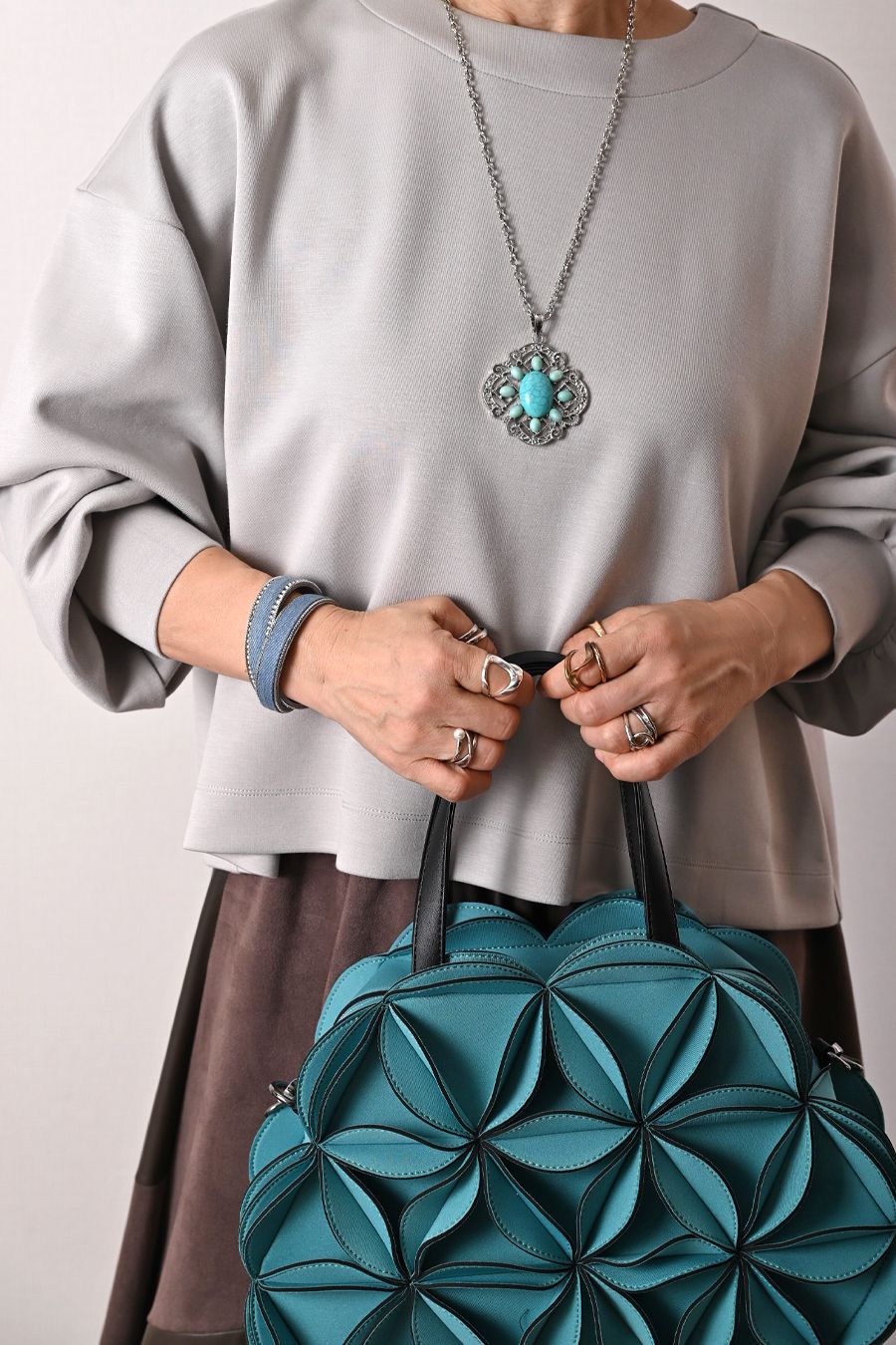 ターコイズ ＆シルバー ペンダントロングネックレス