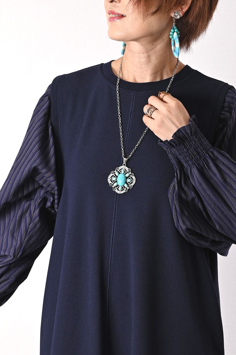 ウッド＆ボーダー大ぶりイヤリング