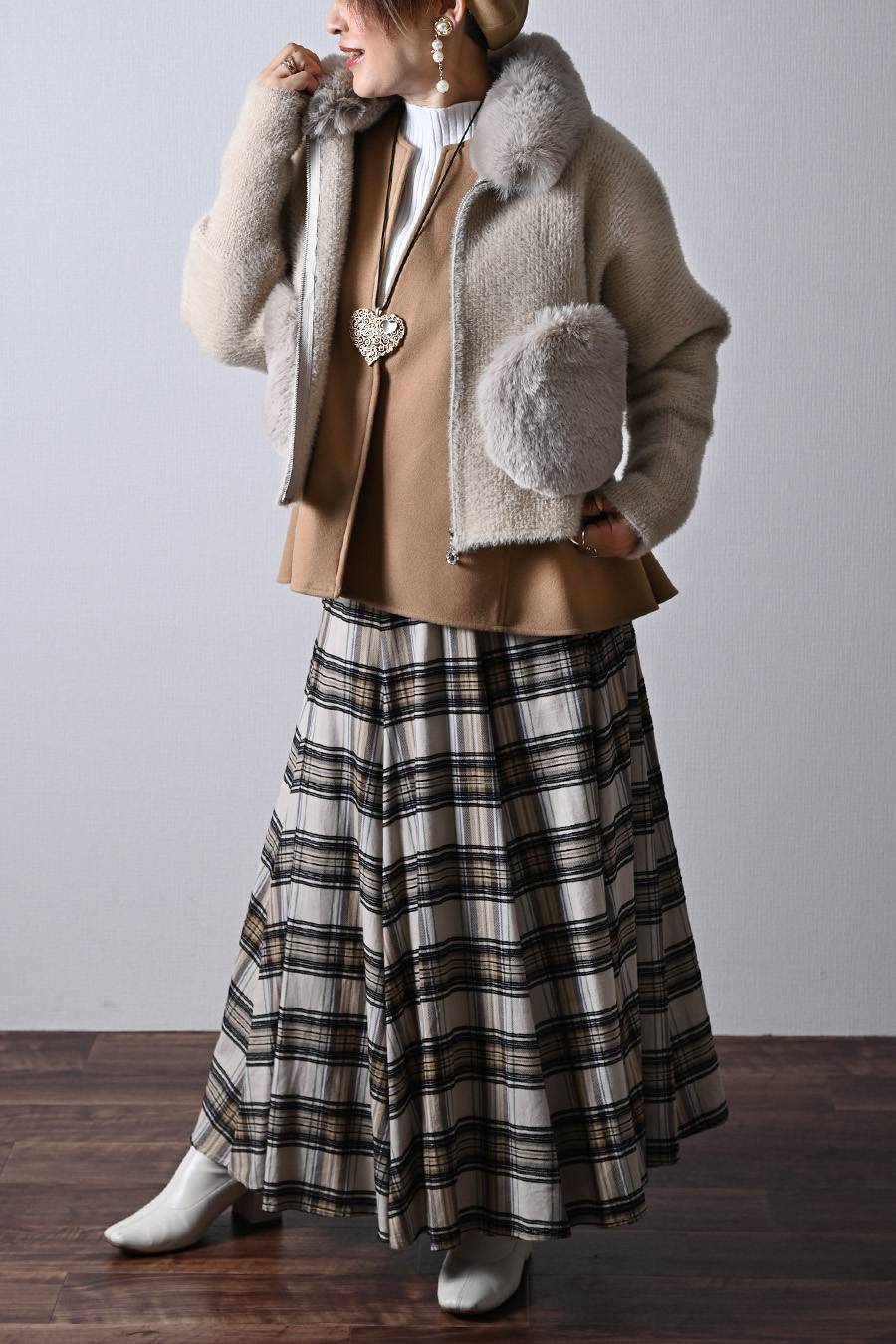 圧倒的な着映え！主役級エコファーコンビ シャギーニットショートアウター【11/15迄 15%クーポン使用で7,069円】