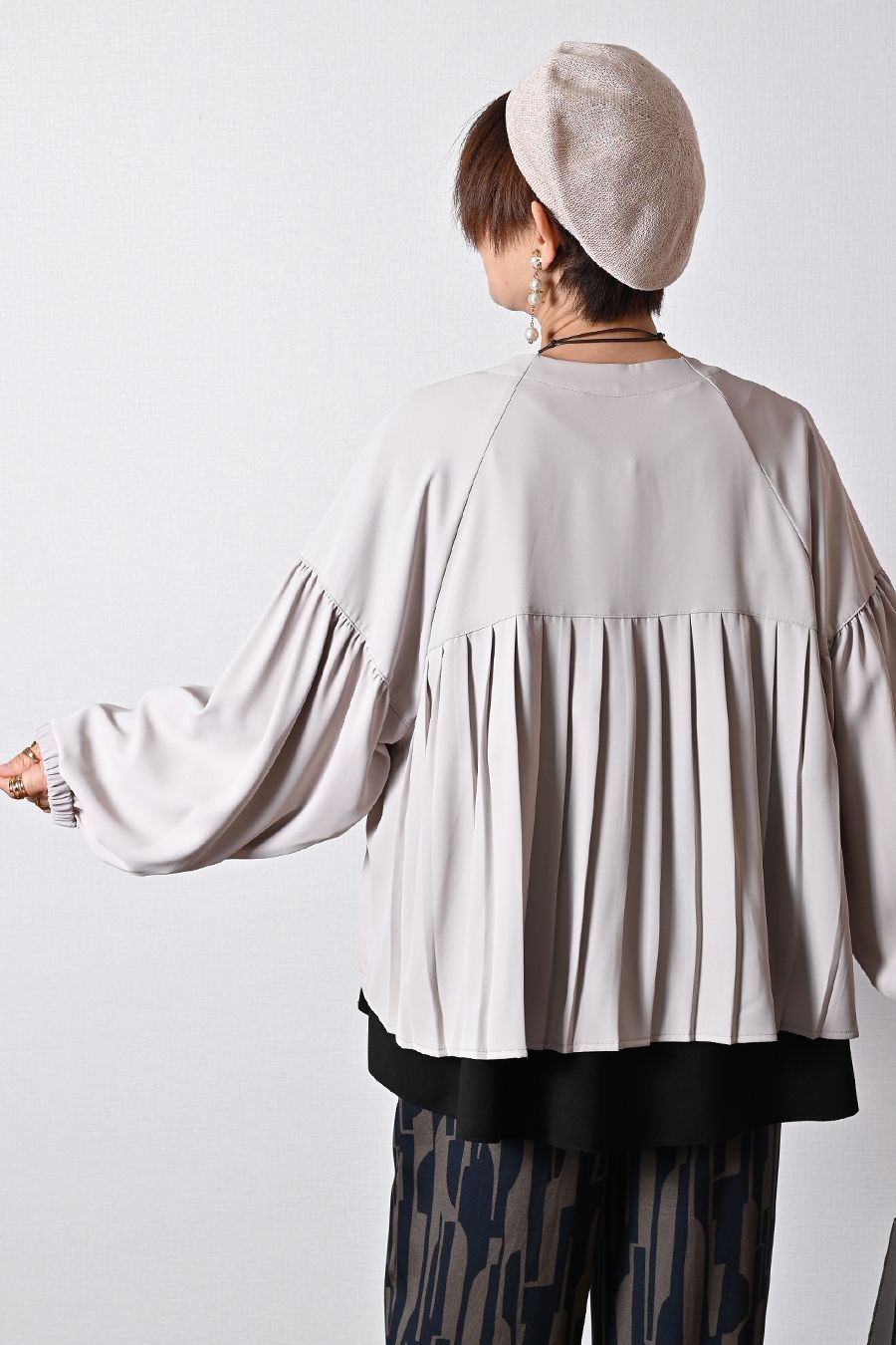 ソフトツイル バックプリーツZIPジャケット