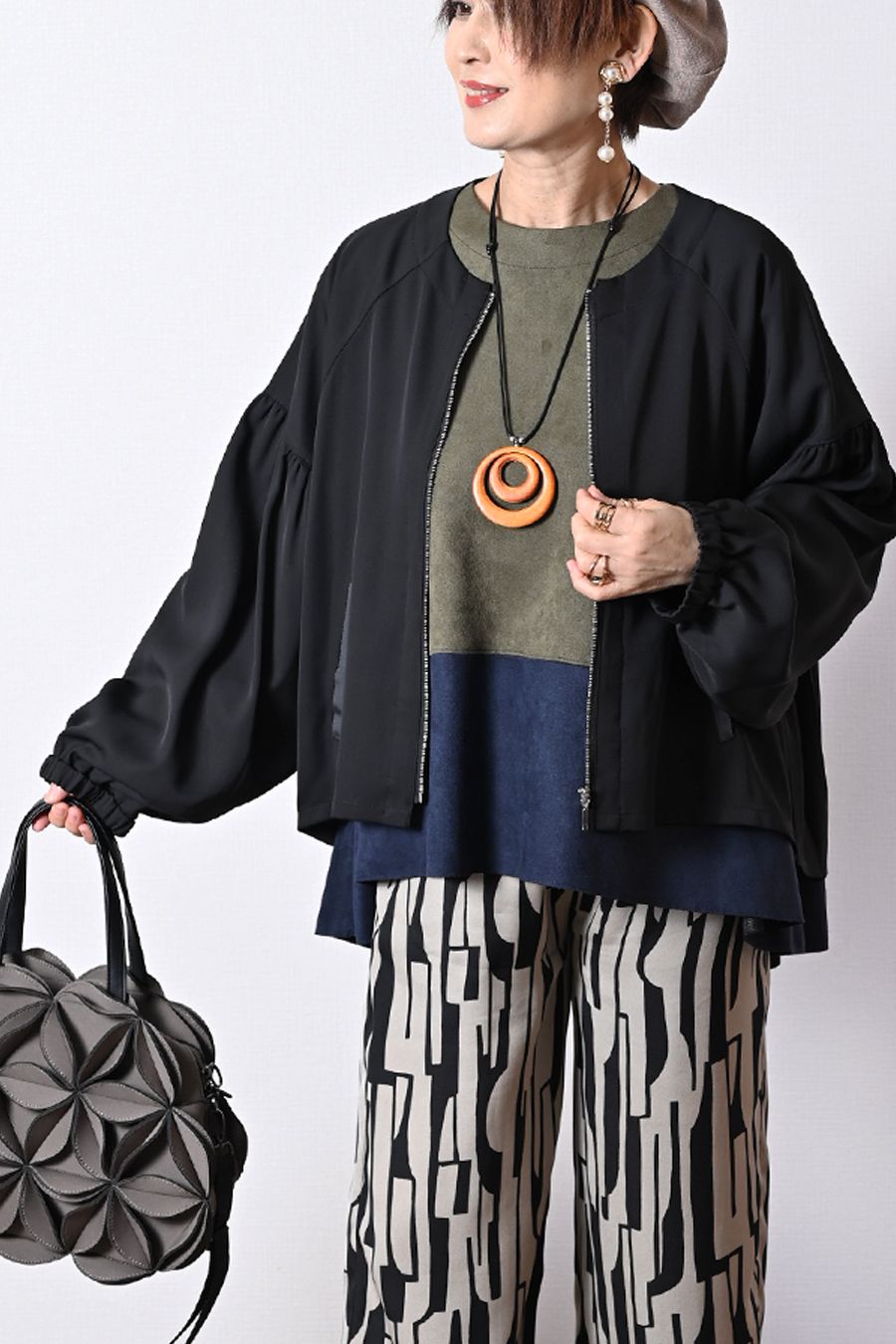 ソフトツイル バックプリーツZIPジャケット