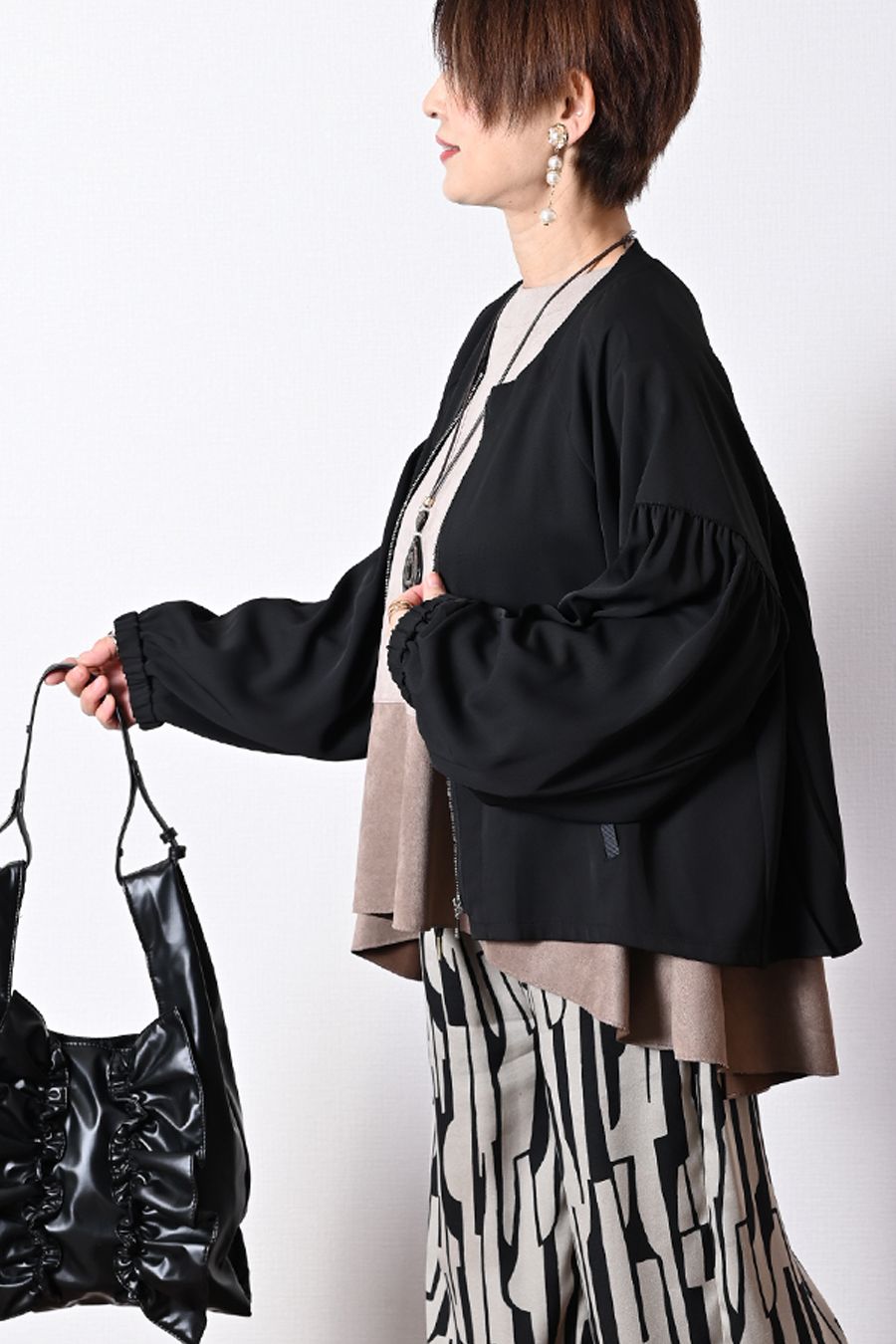 ソフトツイル バックプリーツZIPジャケット